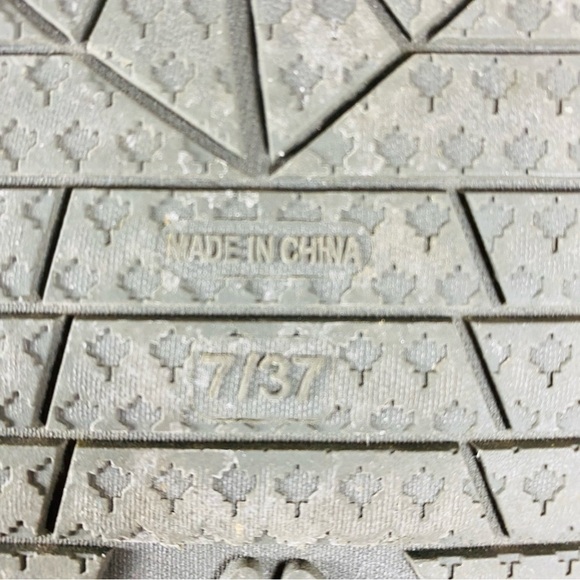 DAWGS Faux Fur Insulated Grey Women's 7 3-Button Pull-On Boot - Picture 11 of 12